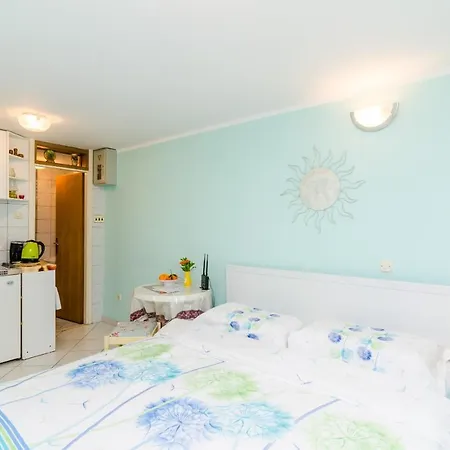 4m Apartment *